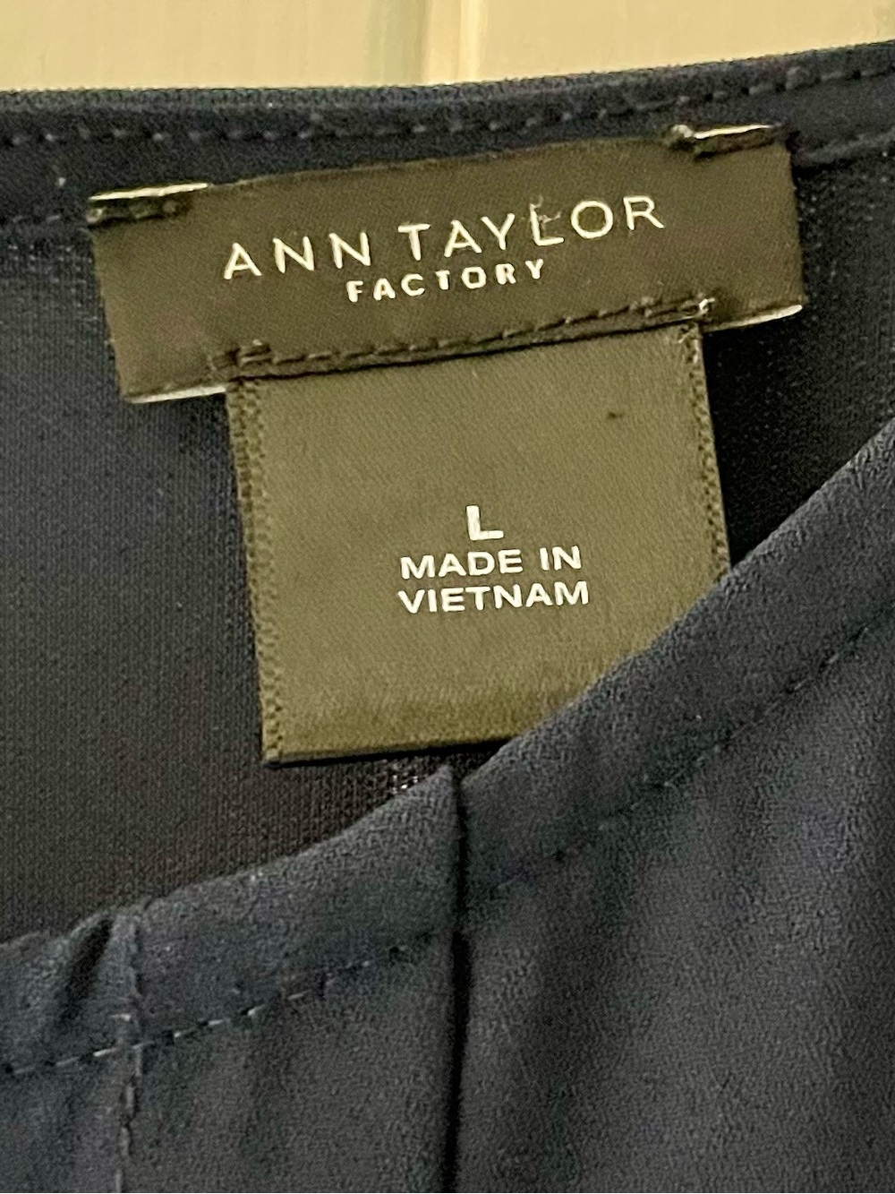 Ann Taylor Navy Ruffle Pintuck Sleeveless Blouse - Picture 3 of 3